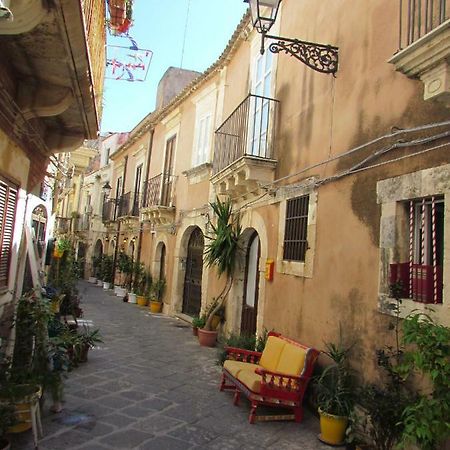 Casa Via Del Crocifisso Apartment Сиракуза Екстериор снимка