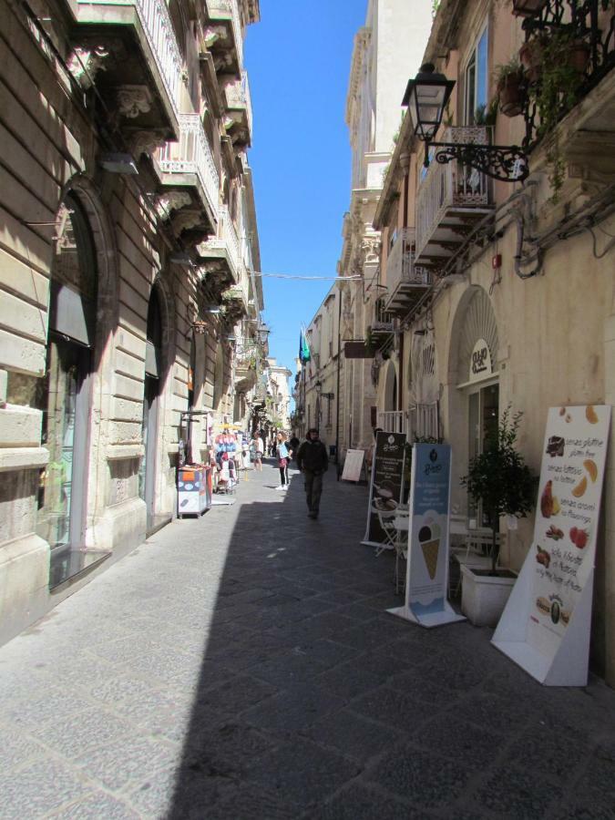 Casa Via Del Crocifisso Apartment Сиракуза Екстериор снимка