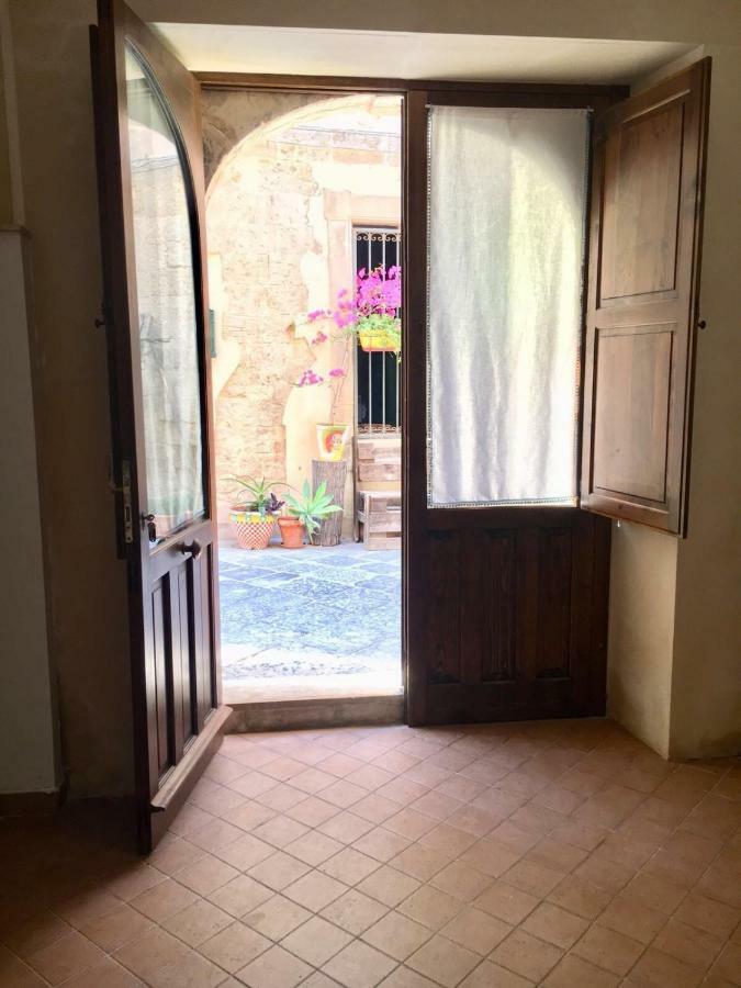 Casa Via Del Crocifisso Apartment Сиракуза Екстериор снимка